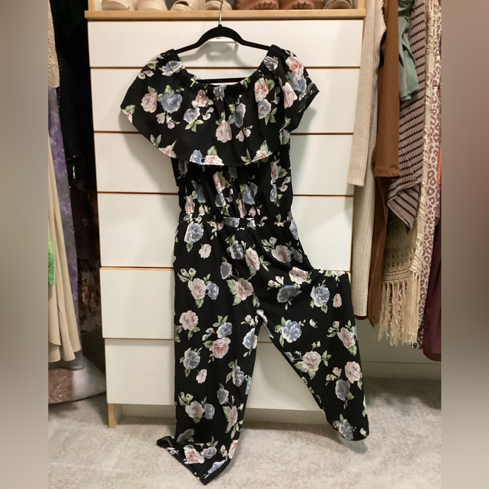 💕Cute flowy jumpsuit 💕